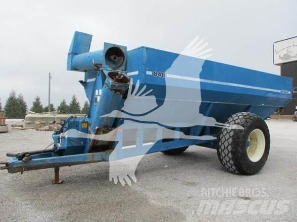 Kinze 840 Carros de trasladar grano