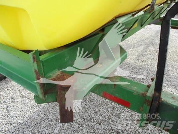 YETTER 1600 Esparcidoras de minerales