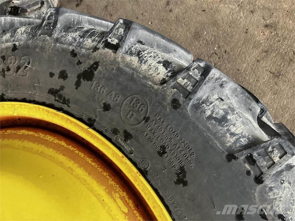 BKT 270/95R32 Ruedas