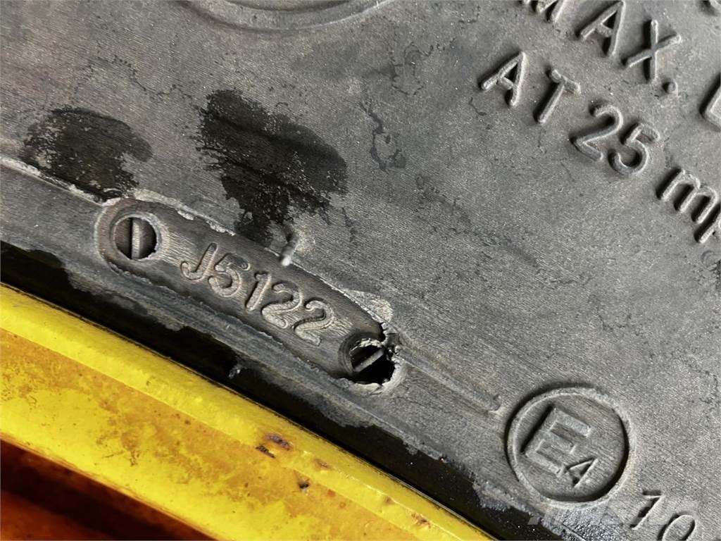 BKT 270/95R32 Ruedas