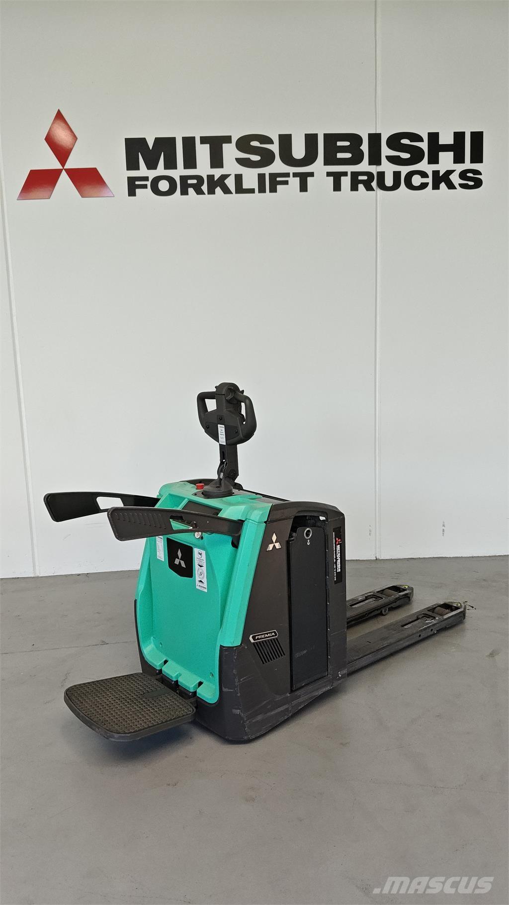 Mitsubishi PBV20N3 Camión con plataforma