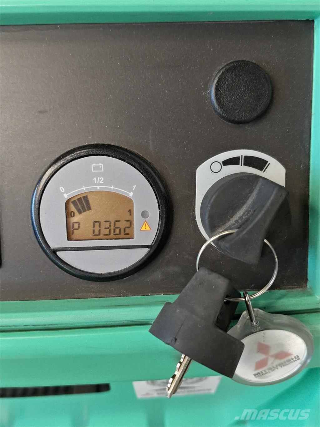 Mitsubishi PBV20N3 Camión con plataforma