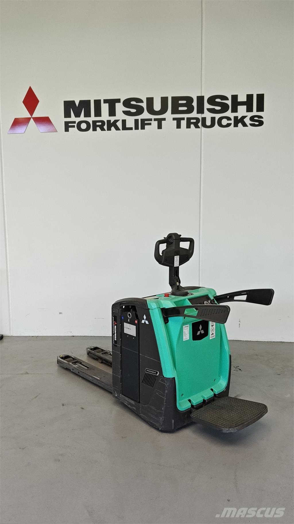 Mitsubishi PBV20N3 Camión con plataforma