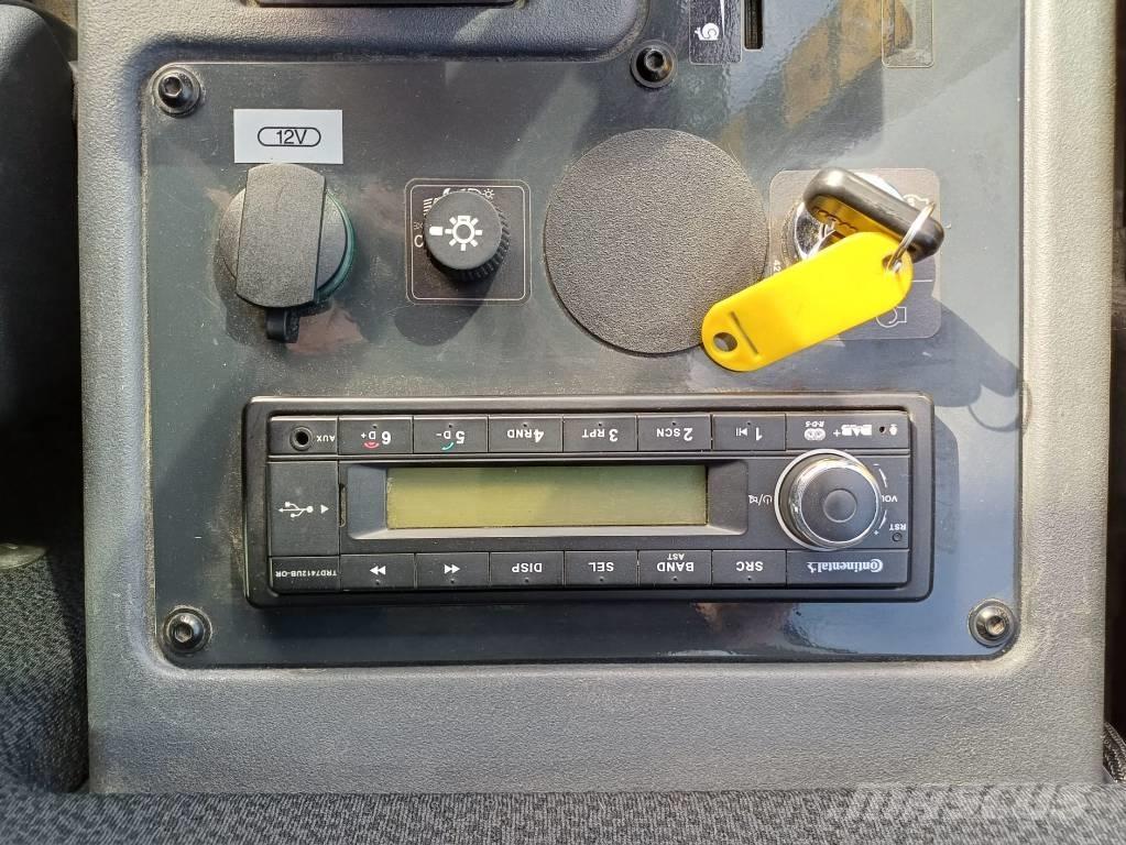 Komatsu WA 100 M-8 Cargadoras sobre ruedas