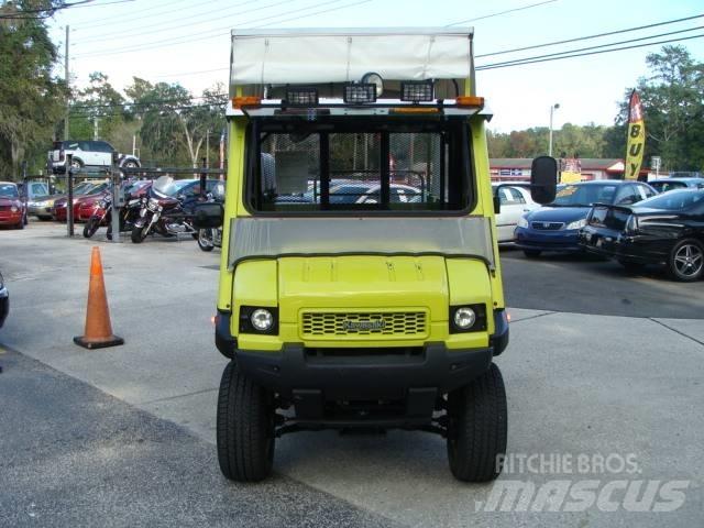 Kawasaki MULE 6X4 Maquinarias para servicios públicos