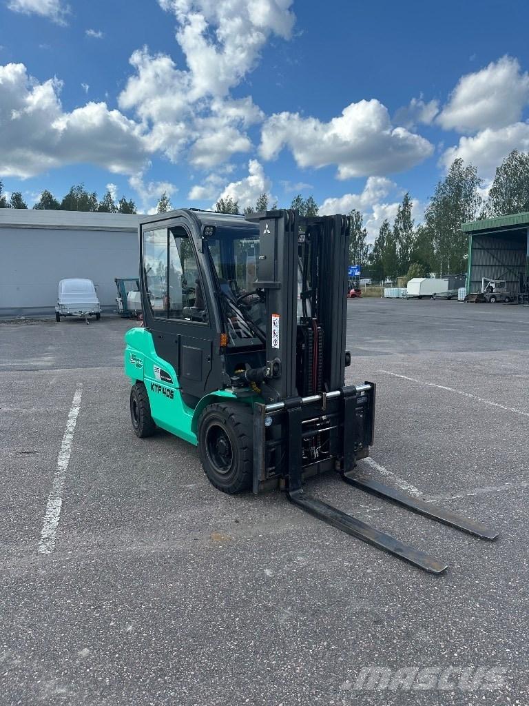 Mitsubishi FD 35 N Camiones diesel