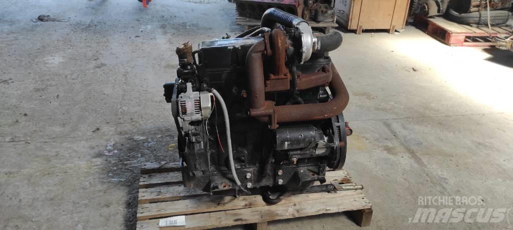 Yanmar 4TNE100 Motores