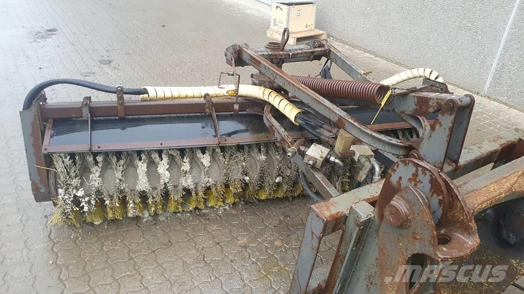 Holms 2,5 m kost Otros equipos para carreteras y quitanieves