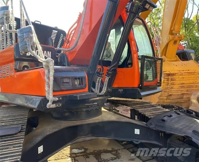 Doosan DX300LC-9C Excavadoras sobre orugas