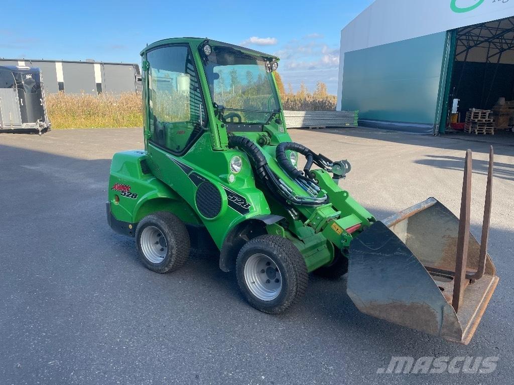 Avant 528 Cargadoras multifunción