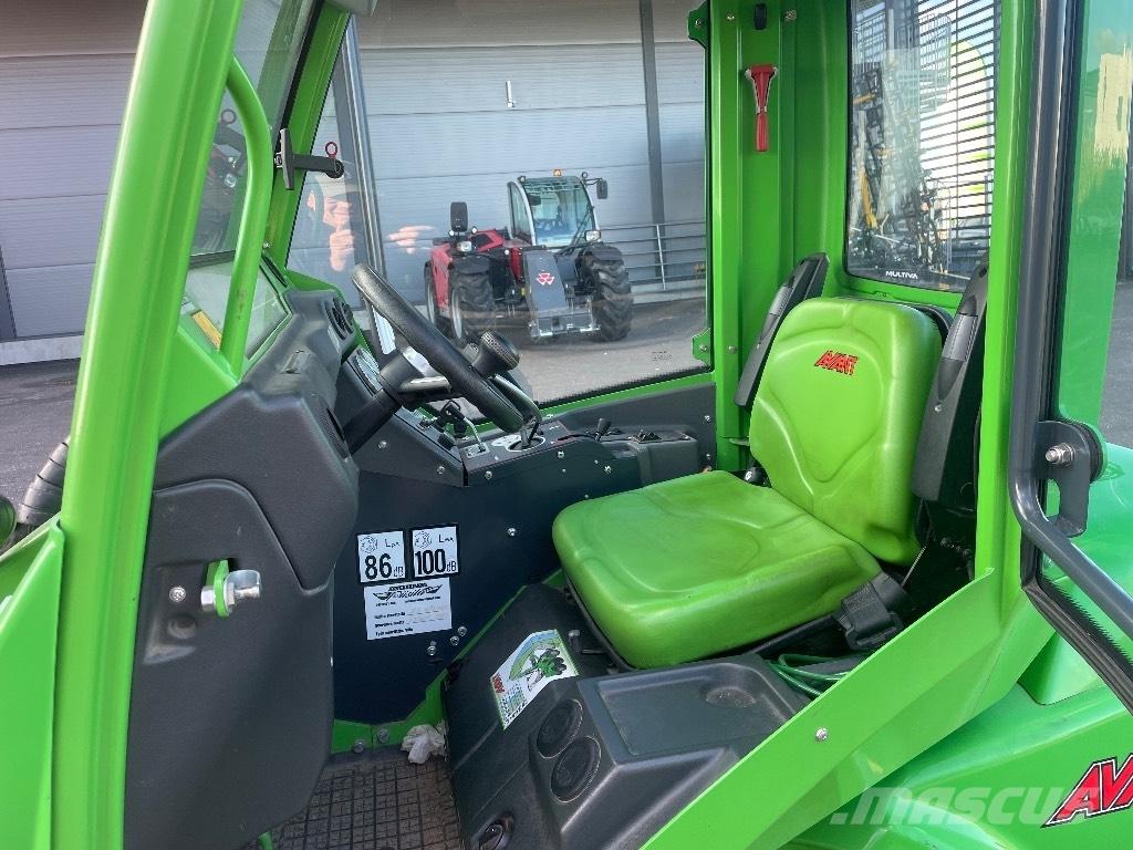 Avant 528 Cargadoras multifunción