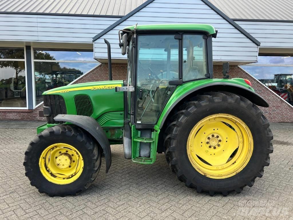 John Deere 6220 Tractores