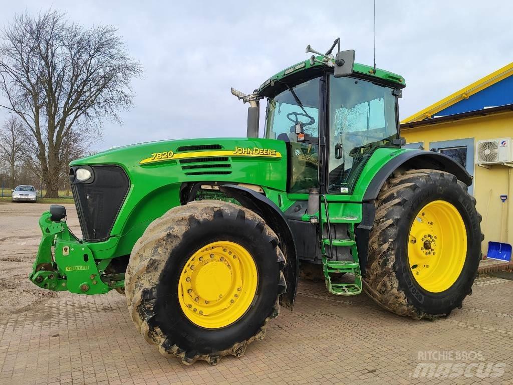 John Deere 7820 Tractores