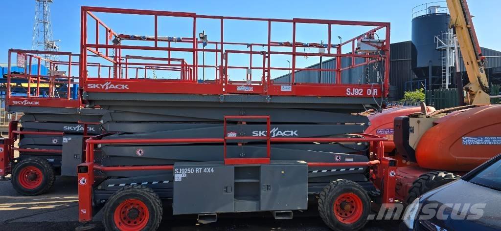 SkyJack SJ 9250 RT Plataformas tijera