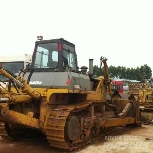 Komatsu d155a-3 Buldozer sobre oruga