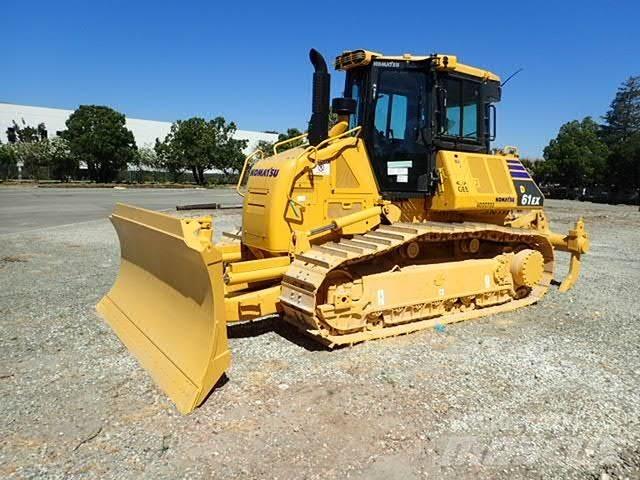 Komatsu D61EX-24 Buldozer sobre oruga