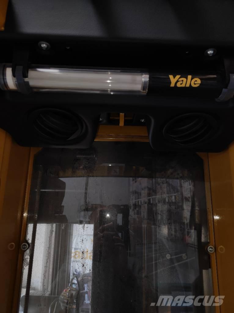 Yale MTC 13 Montacargas para pasillo estrecho