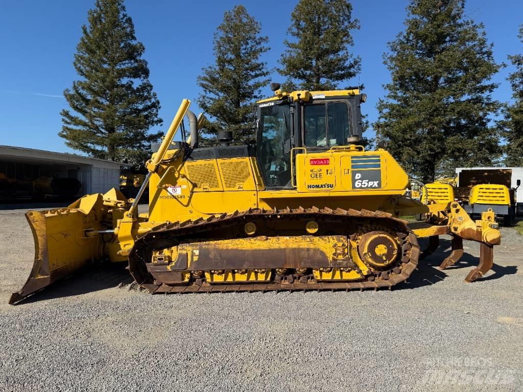 Komatsu D65PX-18 Buldozer sobre oruga