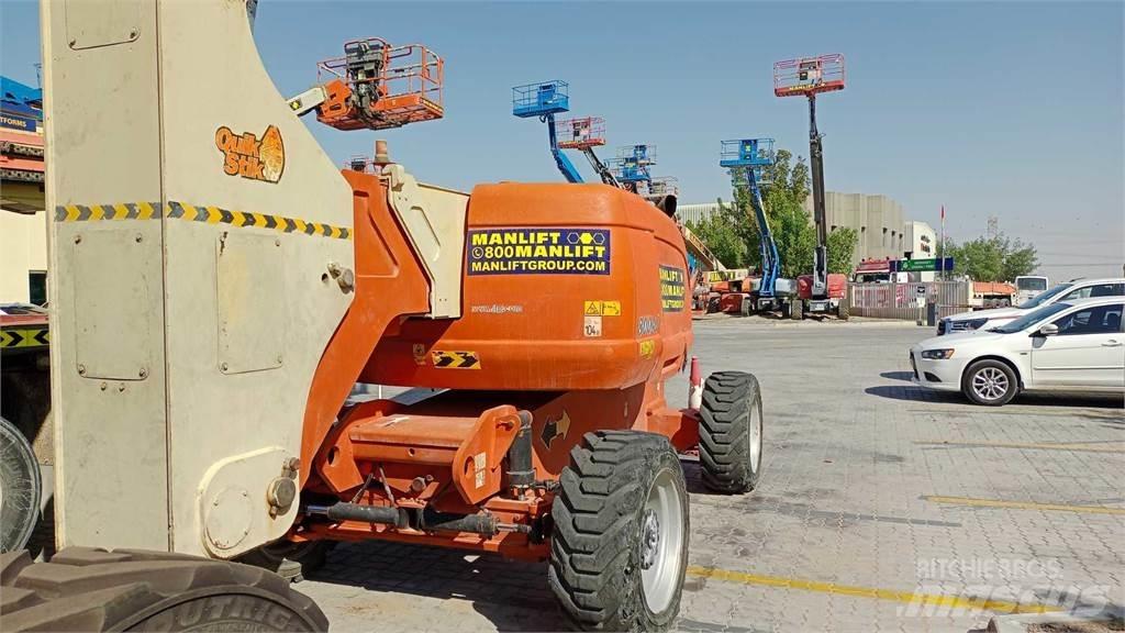 JLG 800AJ Plataformas con brazo de elevación manual