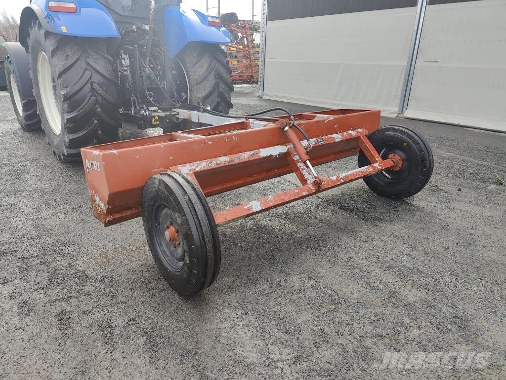  Temera 300 Rastras para caminos