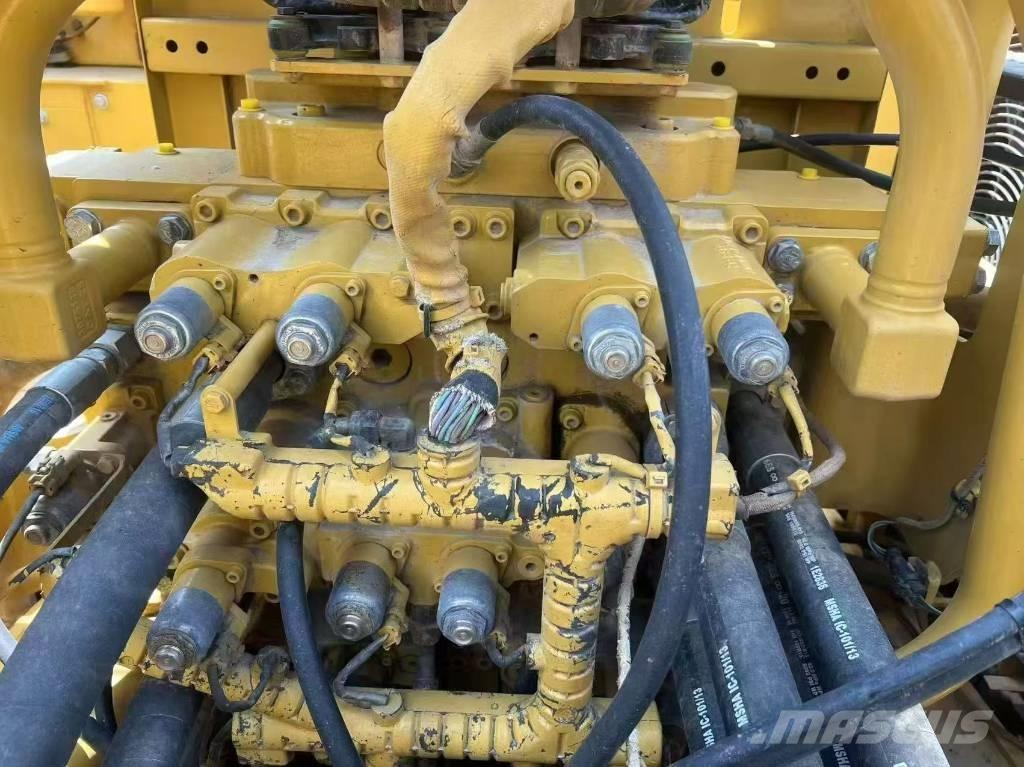 CAT 390 F Excavadoras sobre orugas