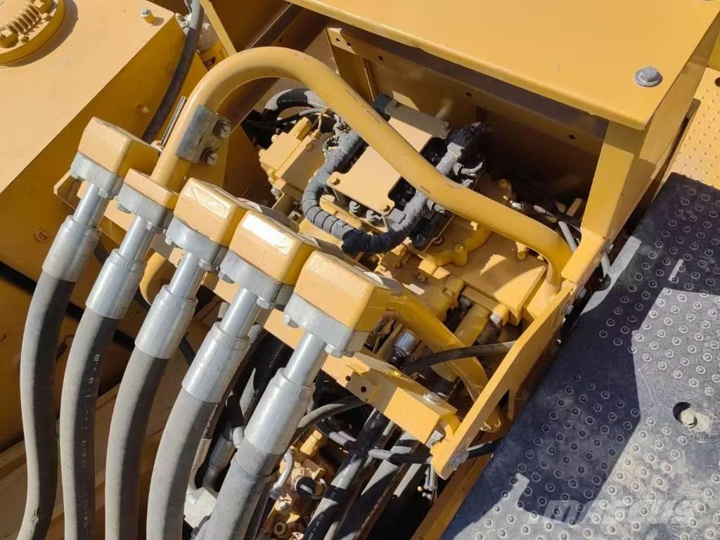 CAT 390 F Excavadoras sobre orugas