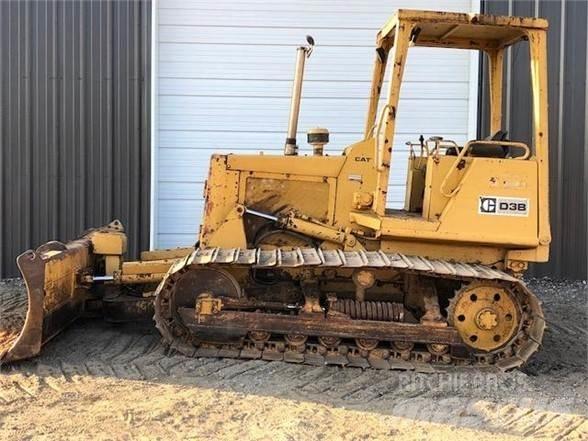 CAT D3B Buldozer sobre oruga