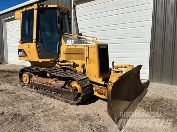 CAT D3G Buldozer sobre oruga