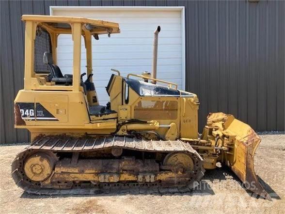 CAT D4G Buldozer sobre oruga