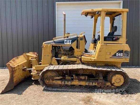 CAT D4G Buldozer sobre oruga