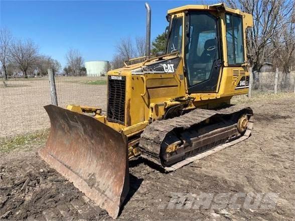 CAT D4G XL Buldozer sobre oruga