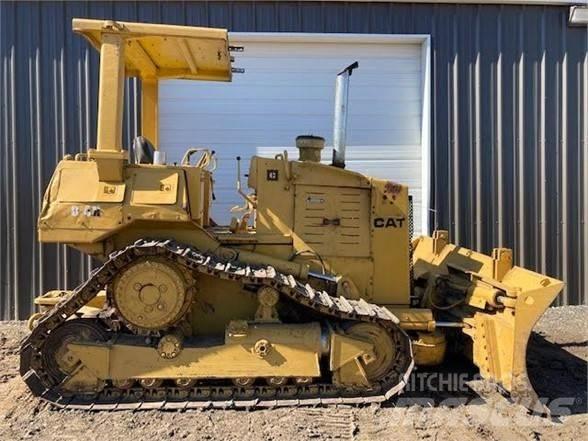 CAT D4H Buldozer sobre oruga