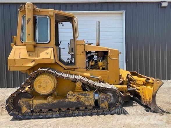 CAT D4H Buldozer sobre oruga