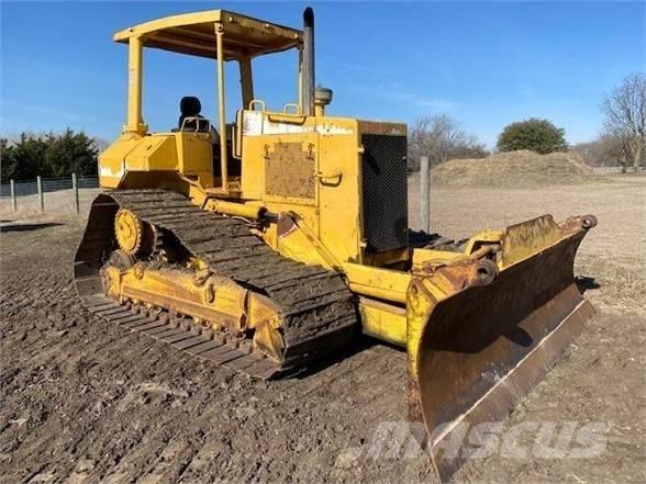 CAT D5M LGP Buldozer sobre oruga