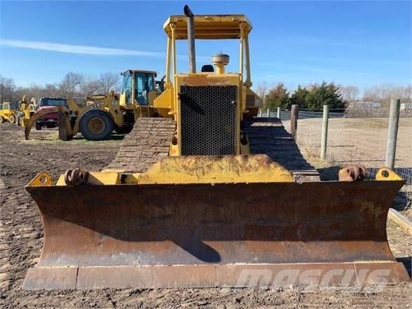 CAT D5M LGP Buldozer sobre oruga