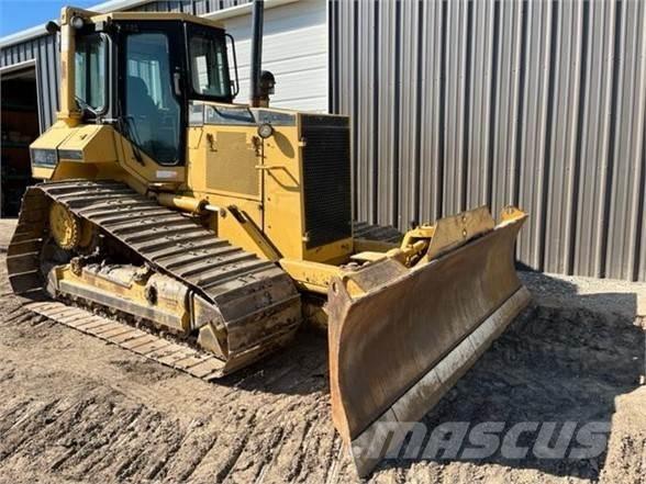 CAT D5M LGP Buldozer sobre oruga
