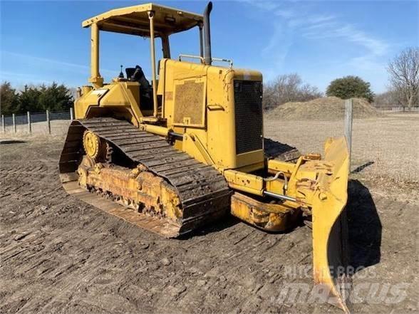 CAT D5N Buldozer sobre oruga