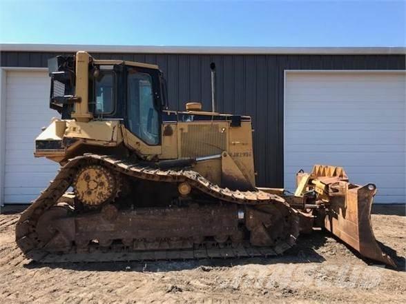 CAT D6M LGP Buldozer sobre oruga
