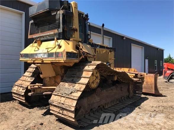 CAT D6M LGP Buldozer sobre oruga