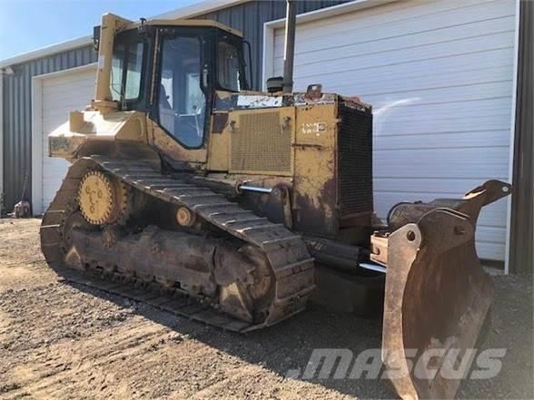 CAT D6M XL Buldozer sobre oruga