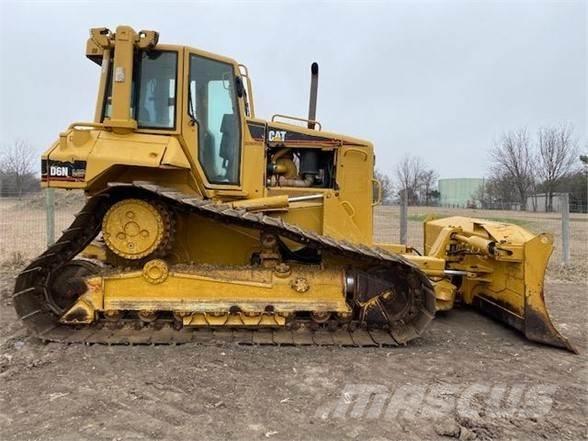 CAT D6N LGP Buldozer sobre oruga
