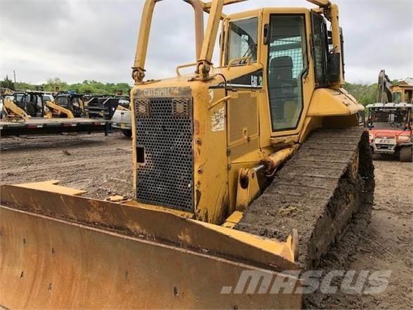 CAT D6N XL Buldozer sobre oruga