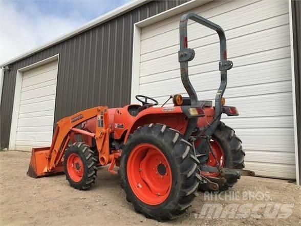 Kubota L3200 Tractores