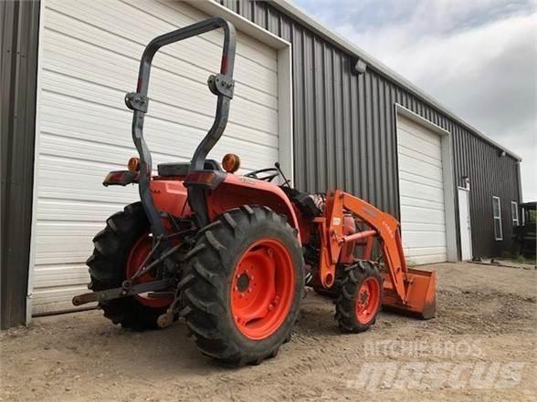 Kubota L3200 Tractores