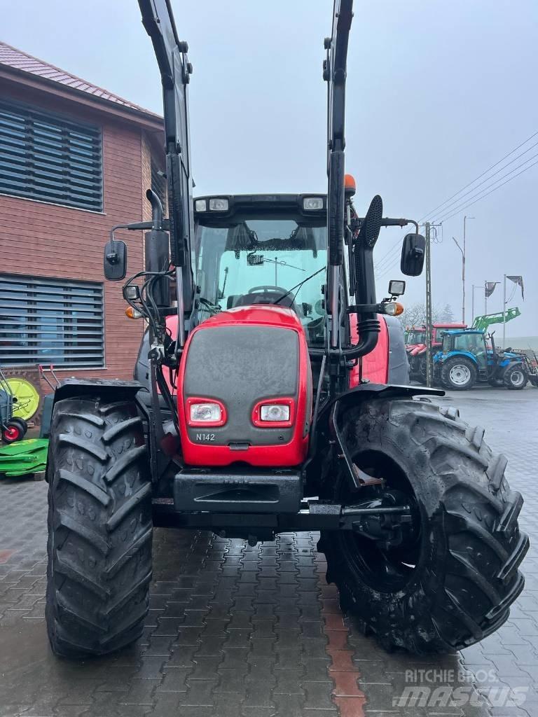 Valtra N 142 Tractores