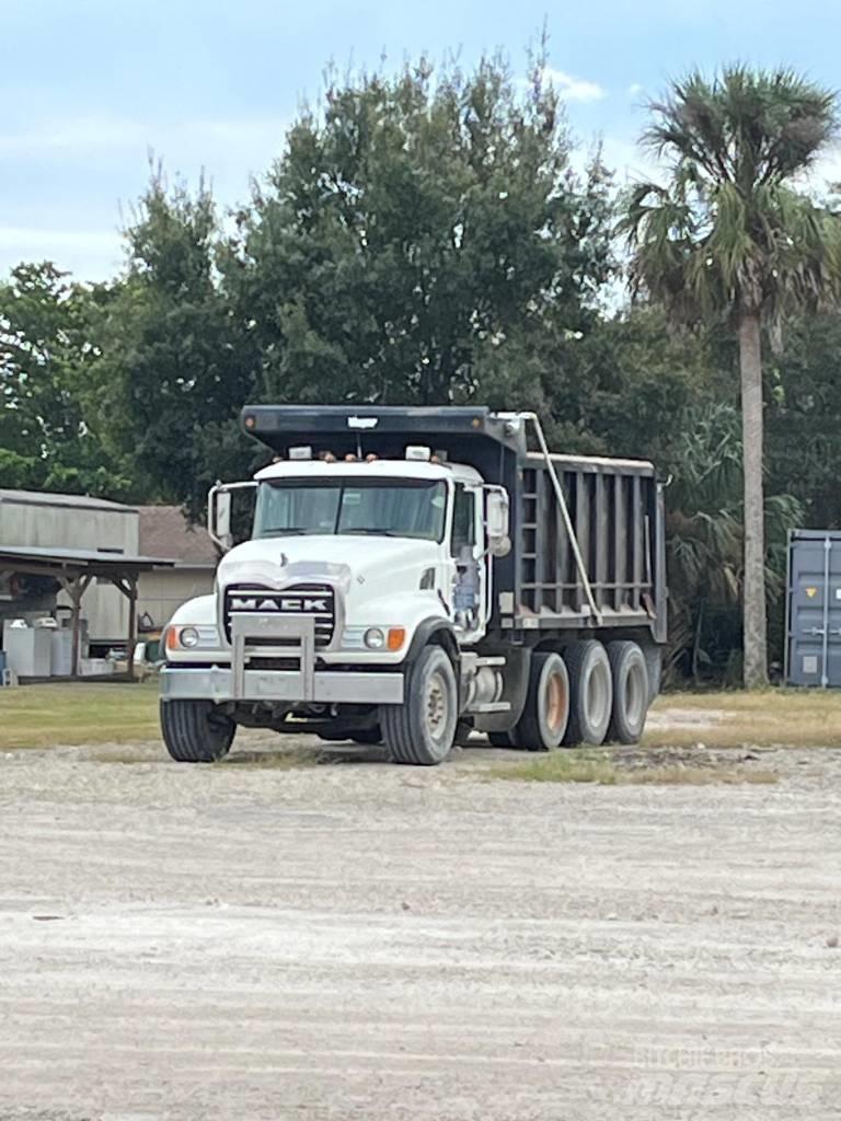 Mack Granite Bañeras basculantes usadas