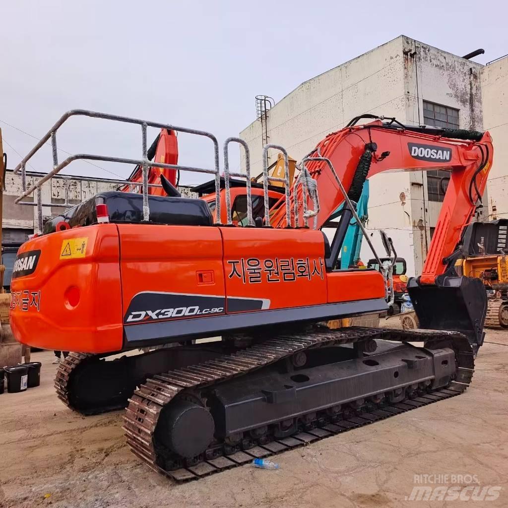 Doosan DX 300 Excavadoras sobre orugas