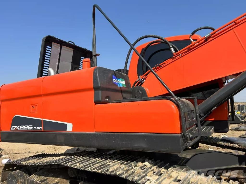 Doosan DX225LC-9C Excavadoras sobre orugas