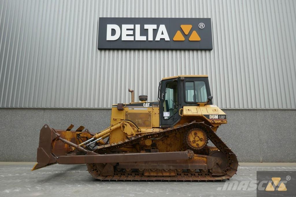 CAT D6M LGP Buldozer sobre oruga