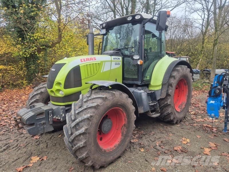 CLAAS Arion 640 Tractores